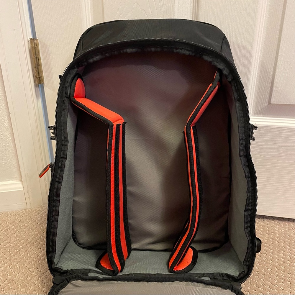 Case Logic Camera Backpack - Picture 3 of 6